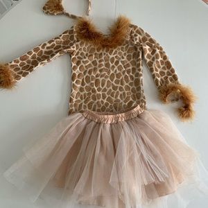 Pottery Barn Giraffe Costume 🦒 🎃
